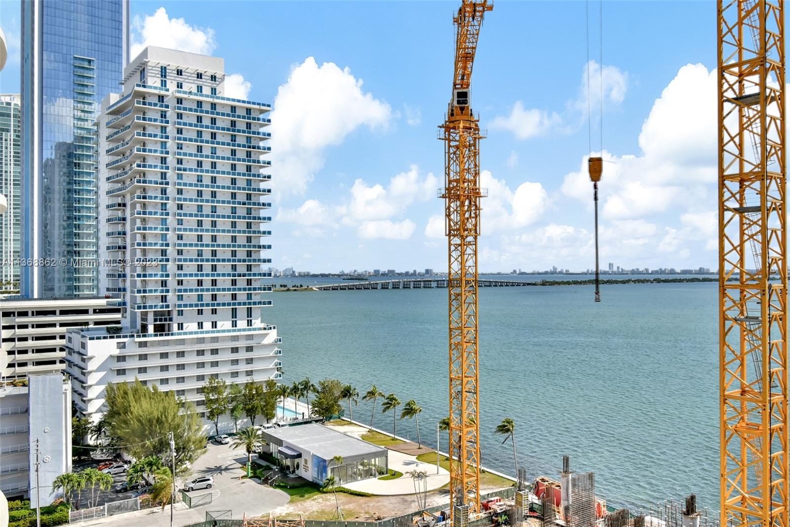 601 NE 23rd St # 1403