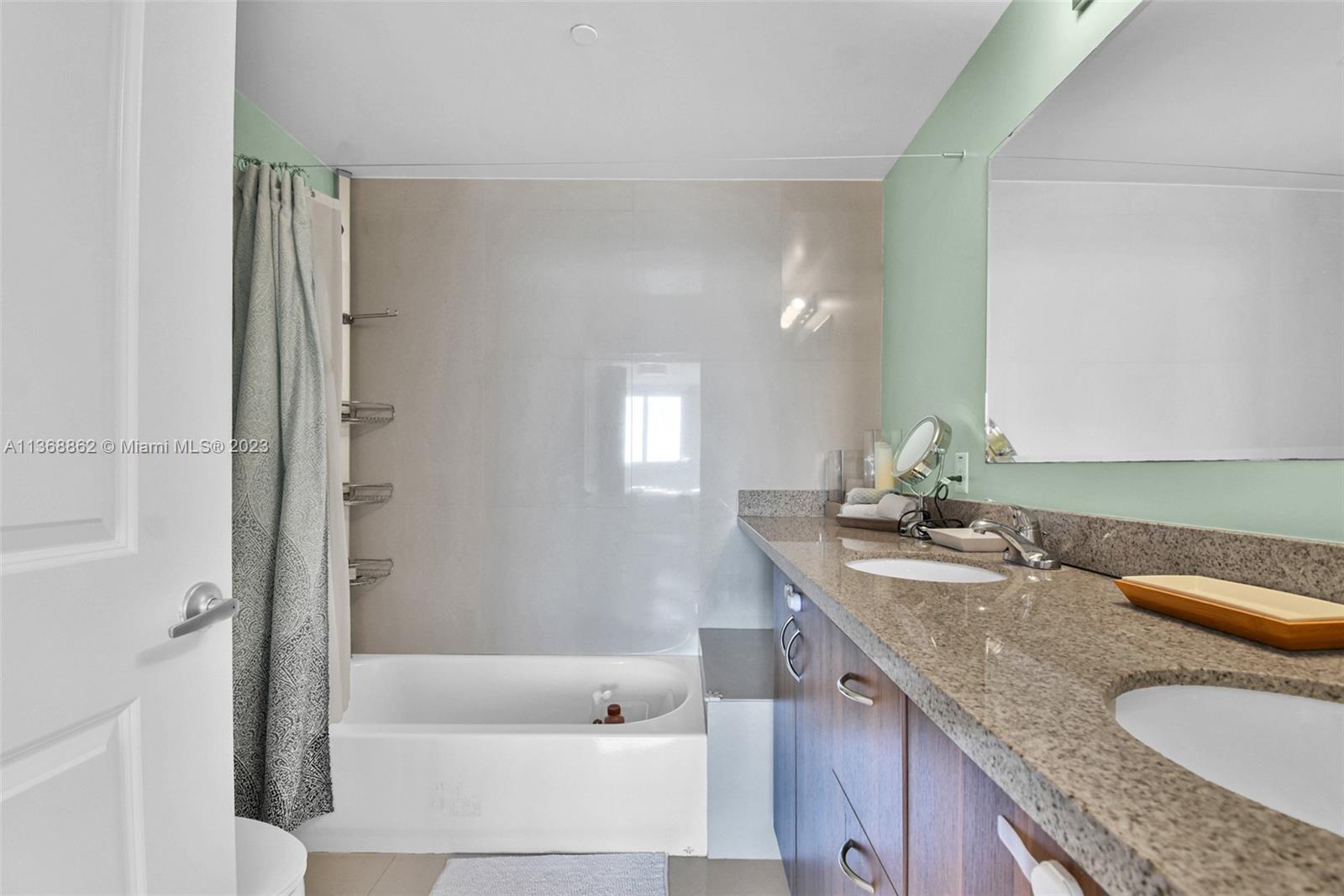 601 NE 23rd St # 1403