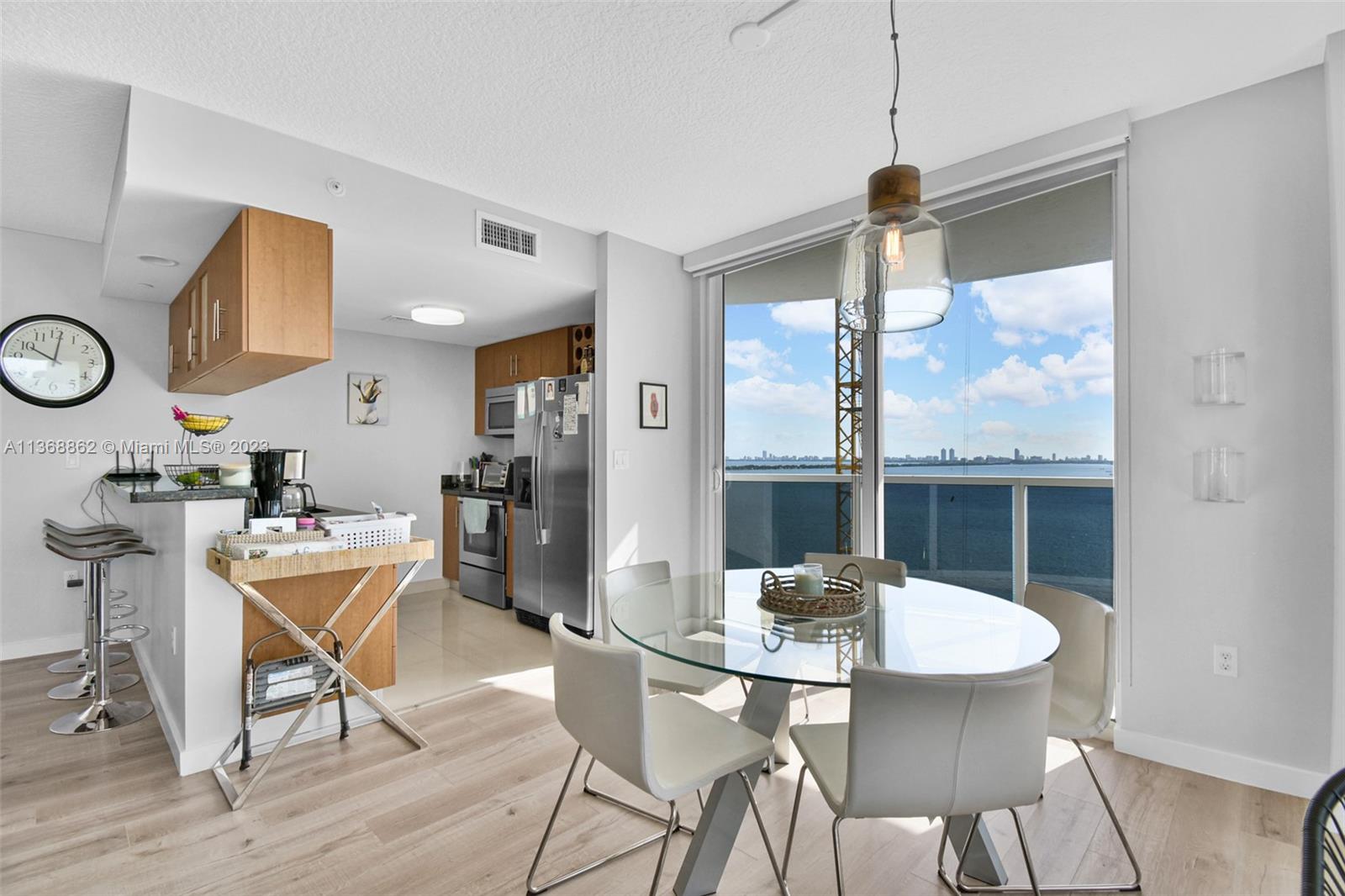 601 NE 23rd St # 1403