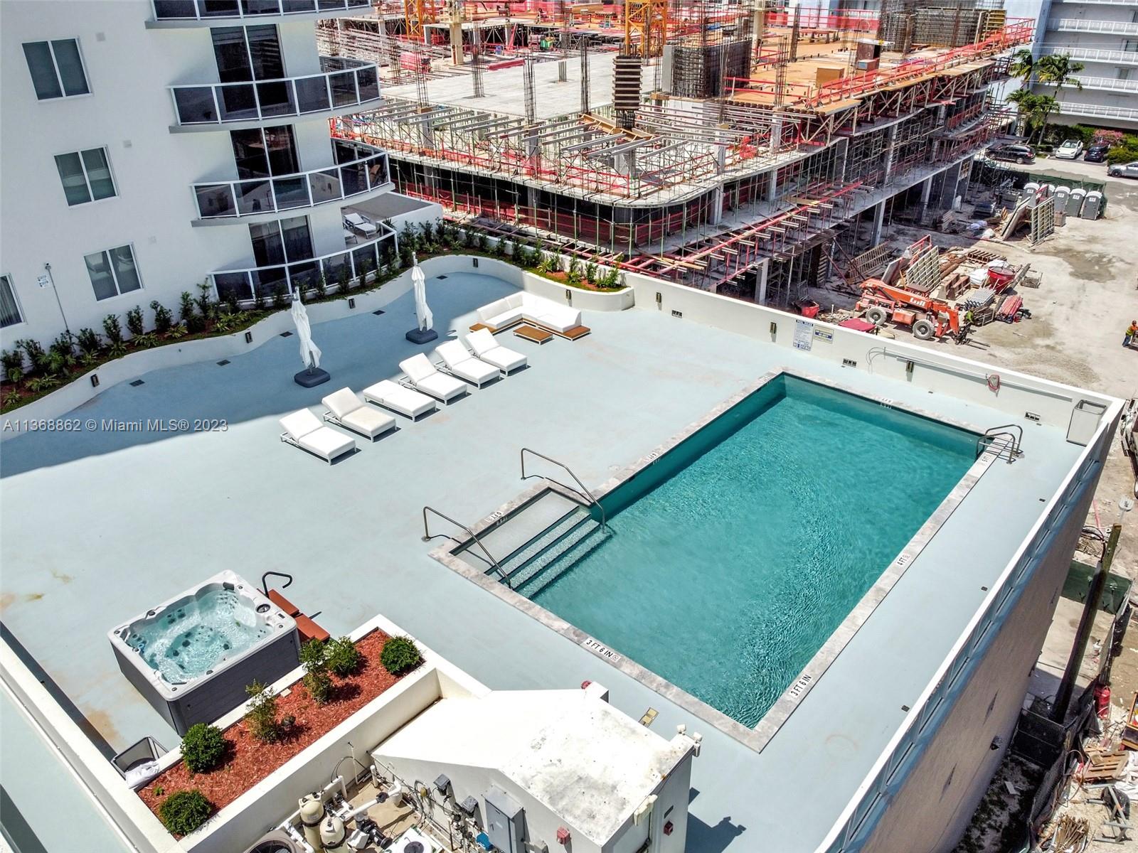 601 NE 23rd St # 1403