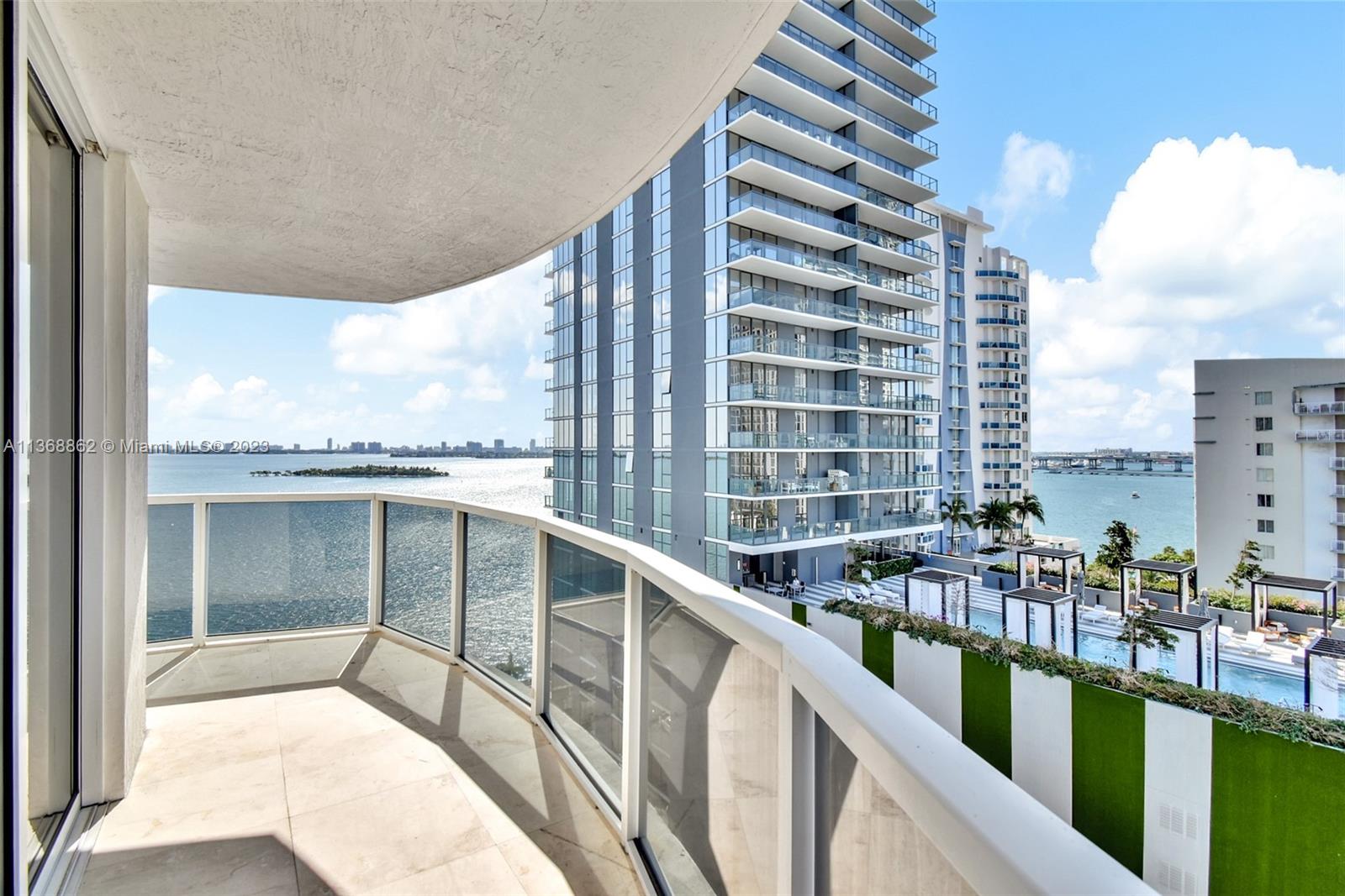 601 NE 23rd St # 1403