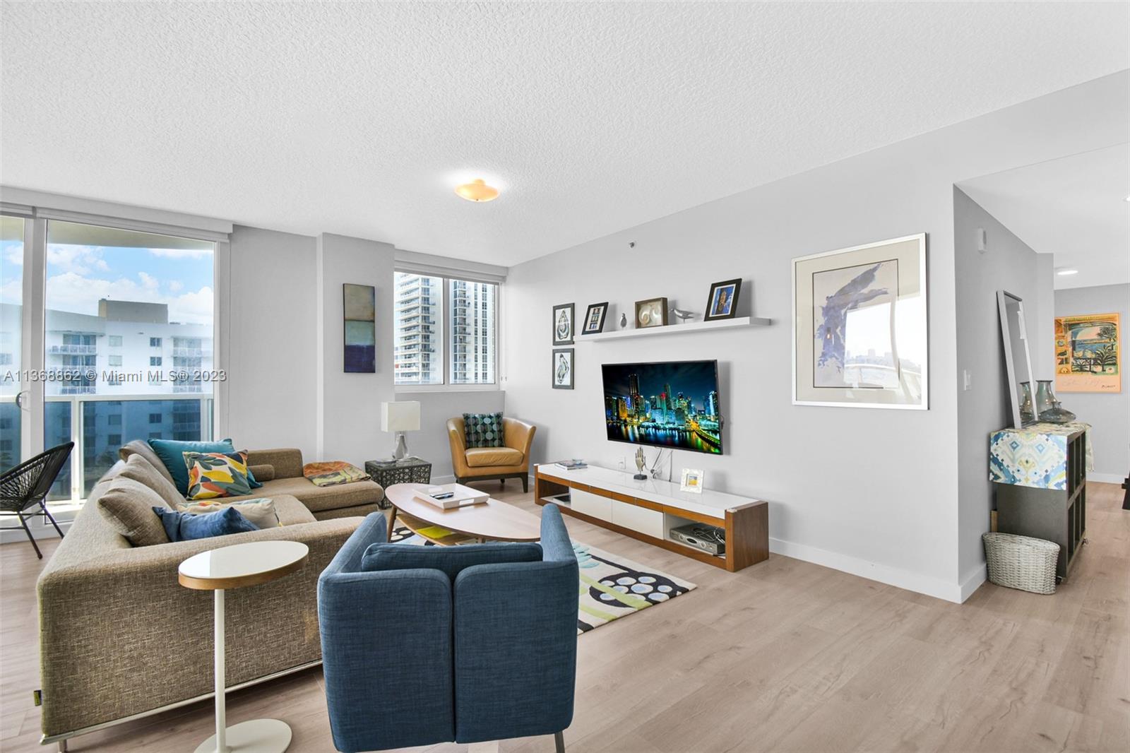 601 NE 23rd St # 1403