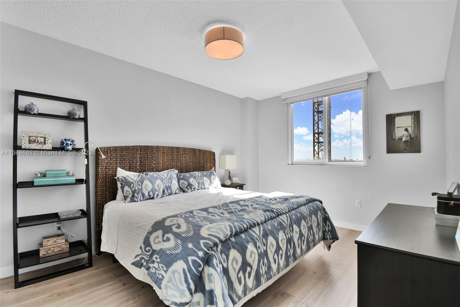 601 NE 23rd St # 1403