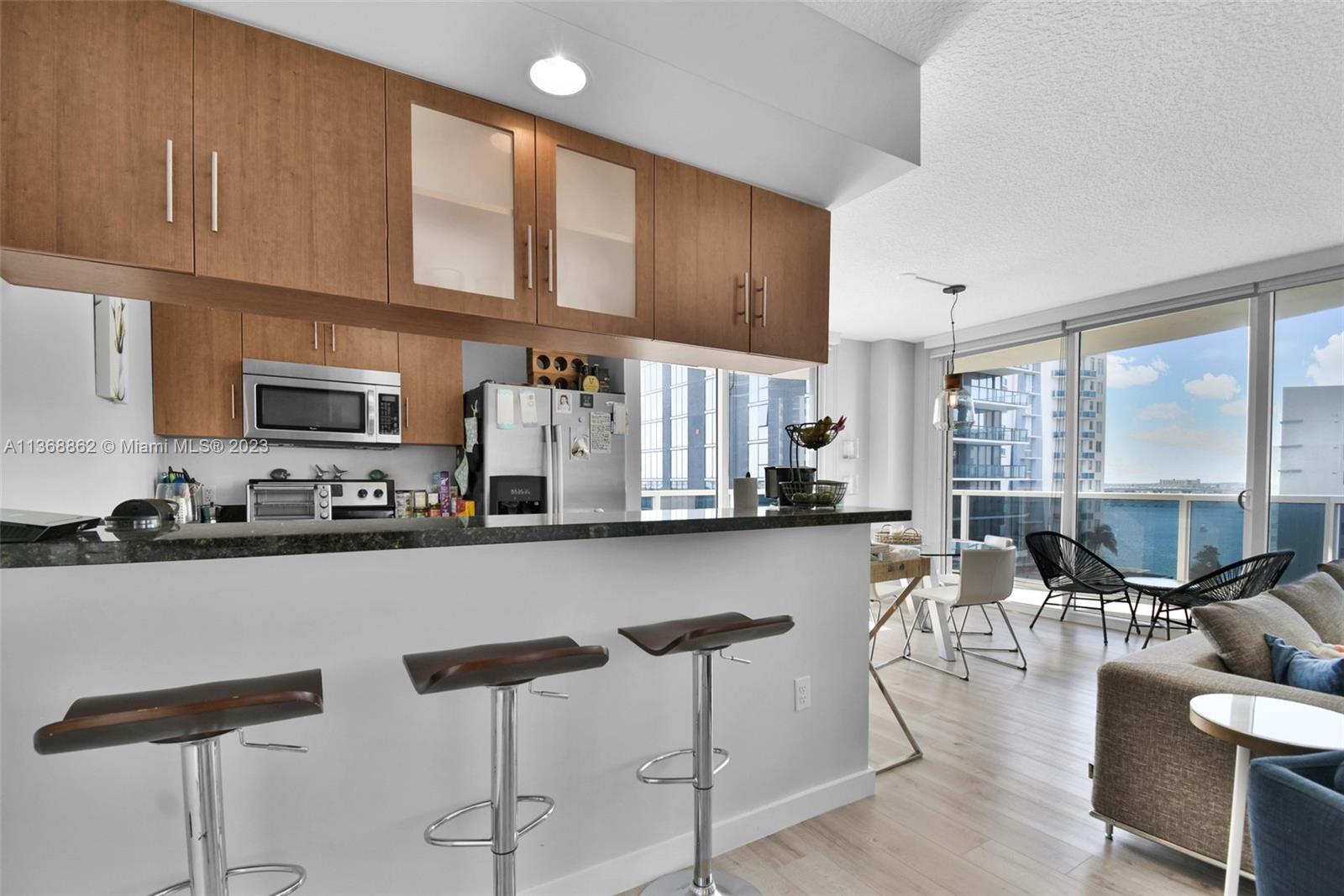 601 NE 23rd St # 1403