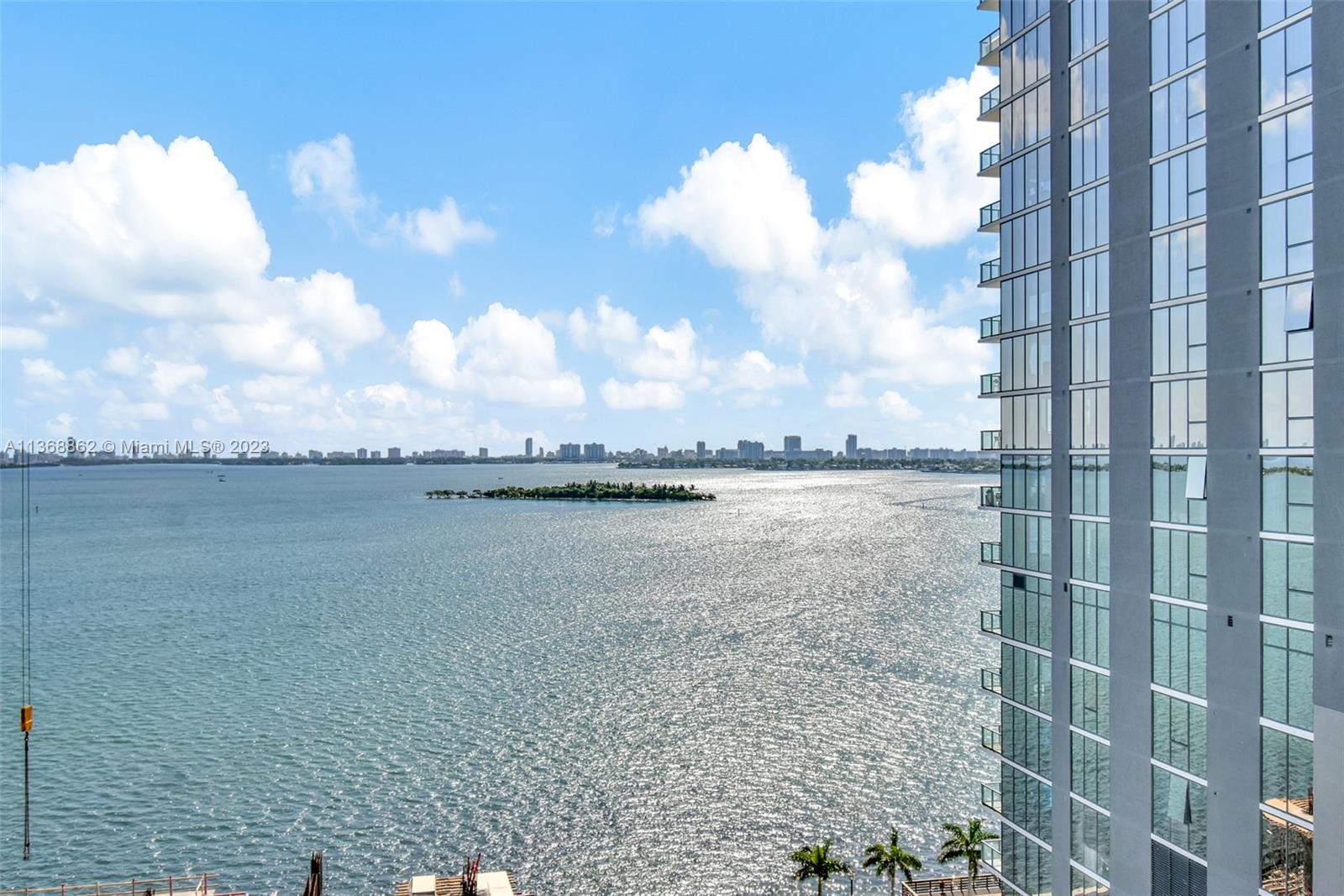 601 NE 23rd St # 1403