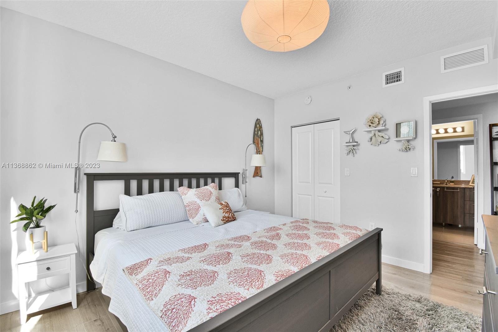 601 NE 23rd St # 1403