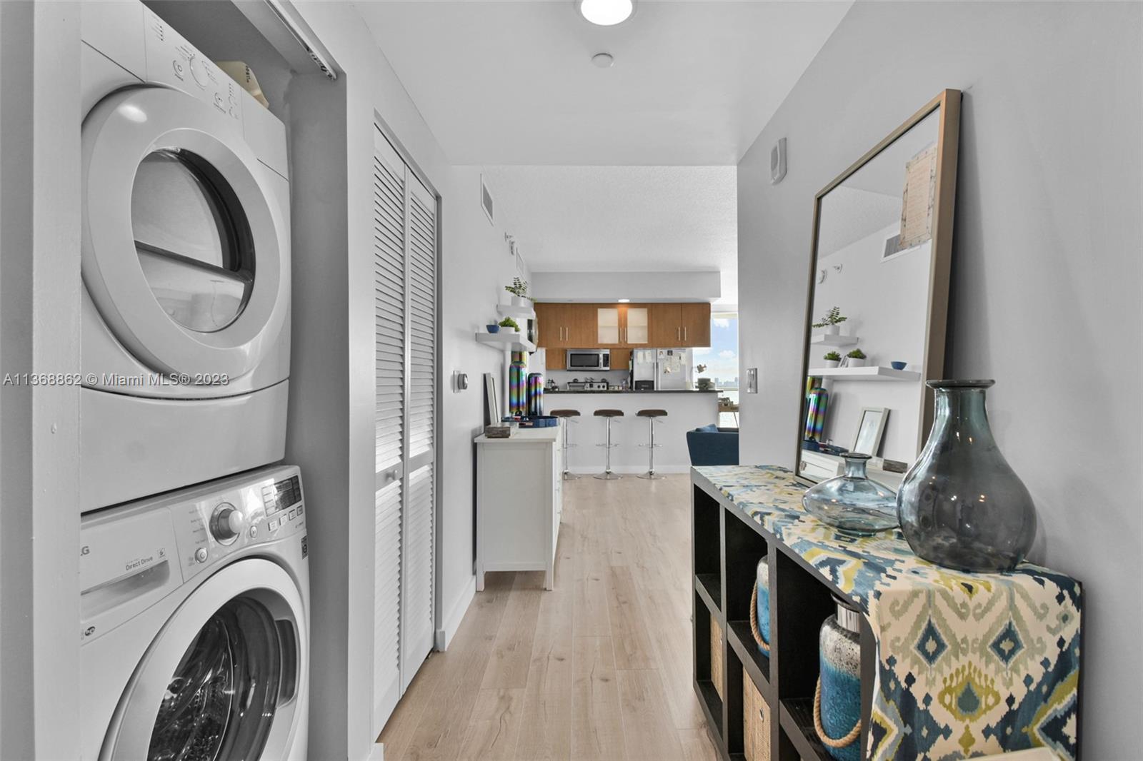 601 NE 23rd St # 1403