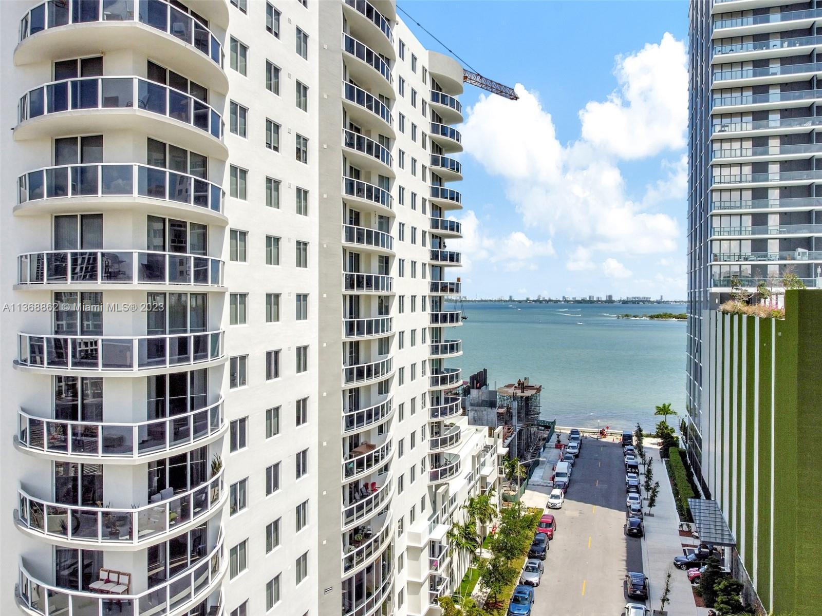 601 NE 23rd St # 1403