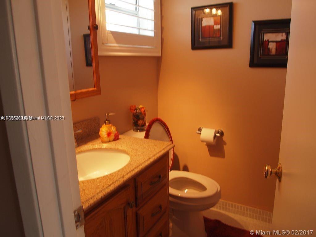 950 Hillcrest Dr # 503