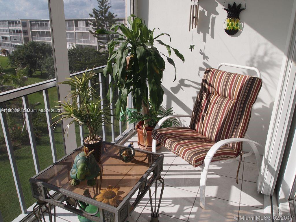 950 Hillcrest Dr # 503