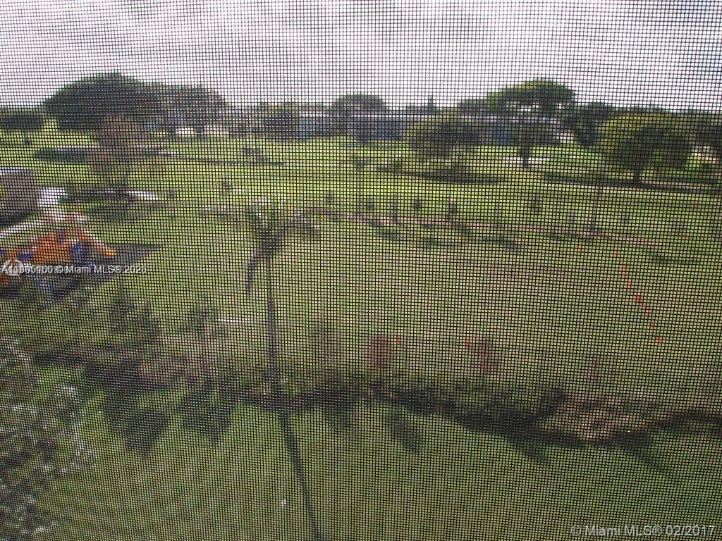 950 Hillcrest Dr # 503