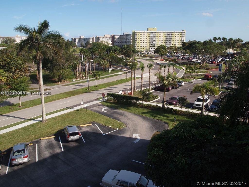 950 Hillcrest Dr # 503