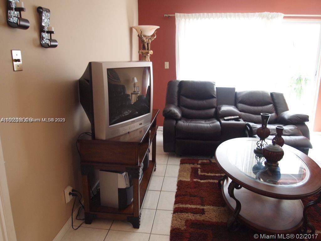 950 Hillcrest Dr # 503