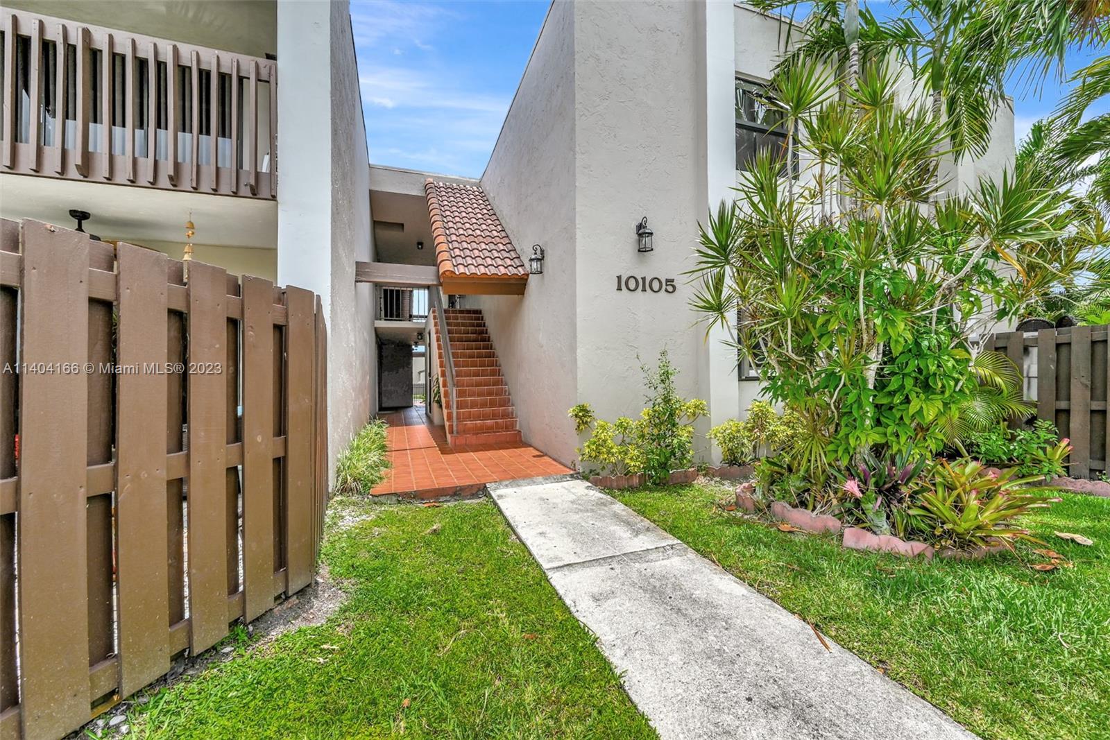 10105 NW 9th St Cir # 207 Unit: 9-207