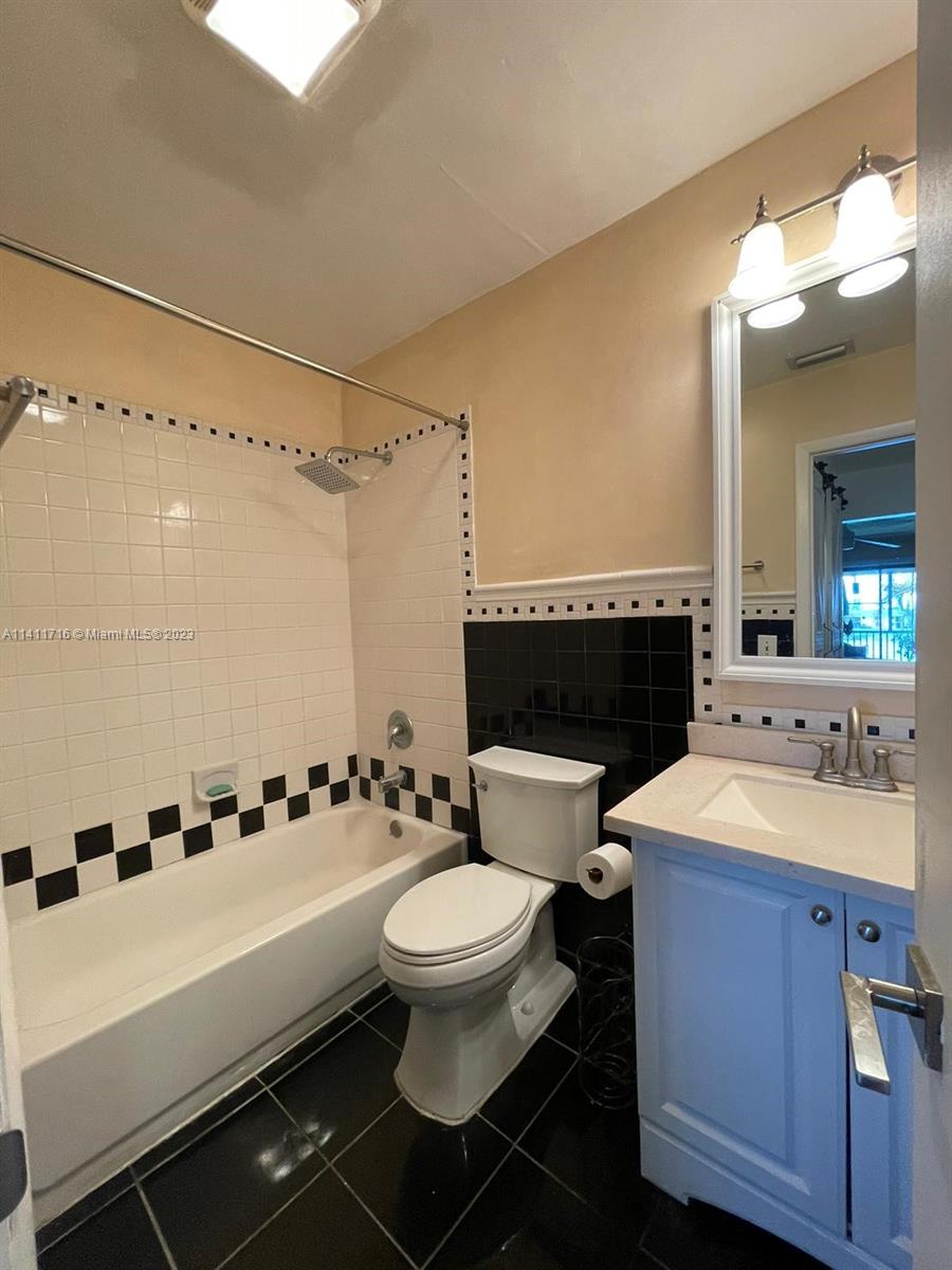 1453 S Liberty Ave # 1453E