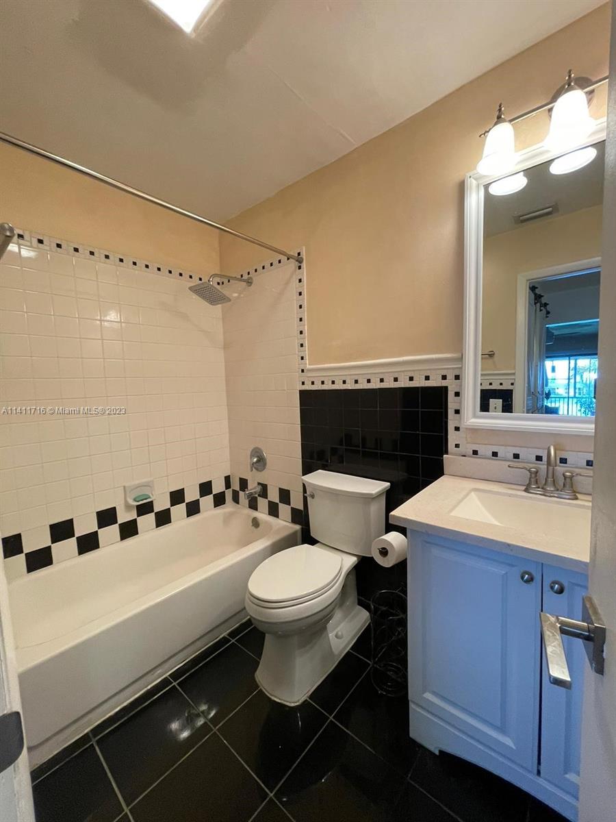 1453 S Liberty Ave # 1453E