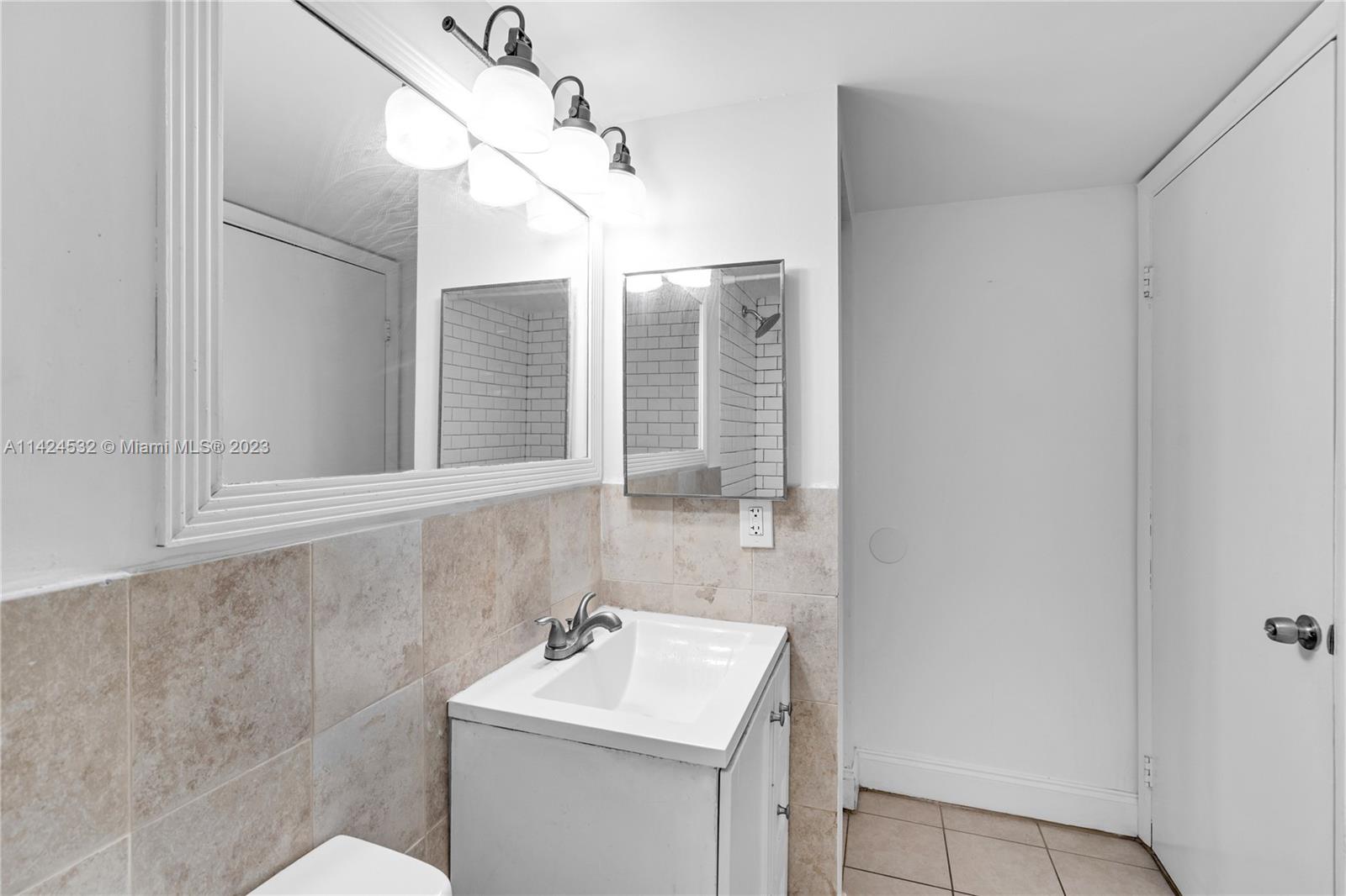 210 SW 11th St # 504