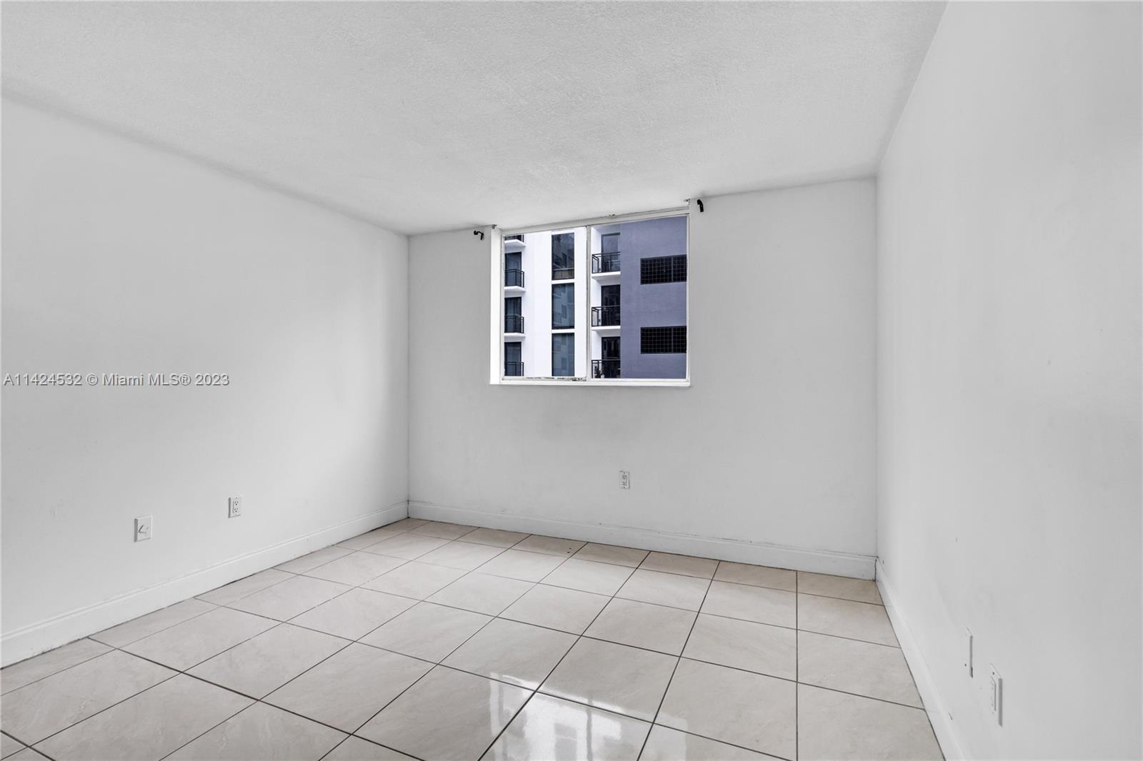 210 SW 11th St # 504