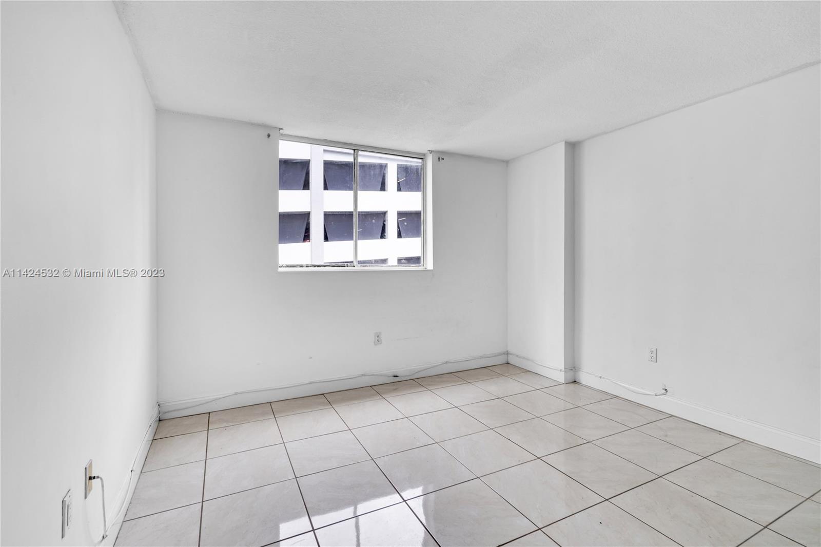 210 SW 11th St # 504