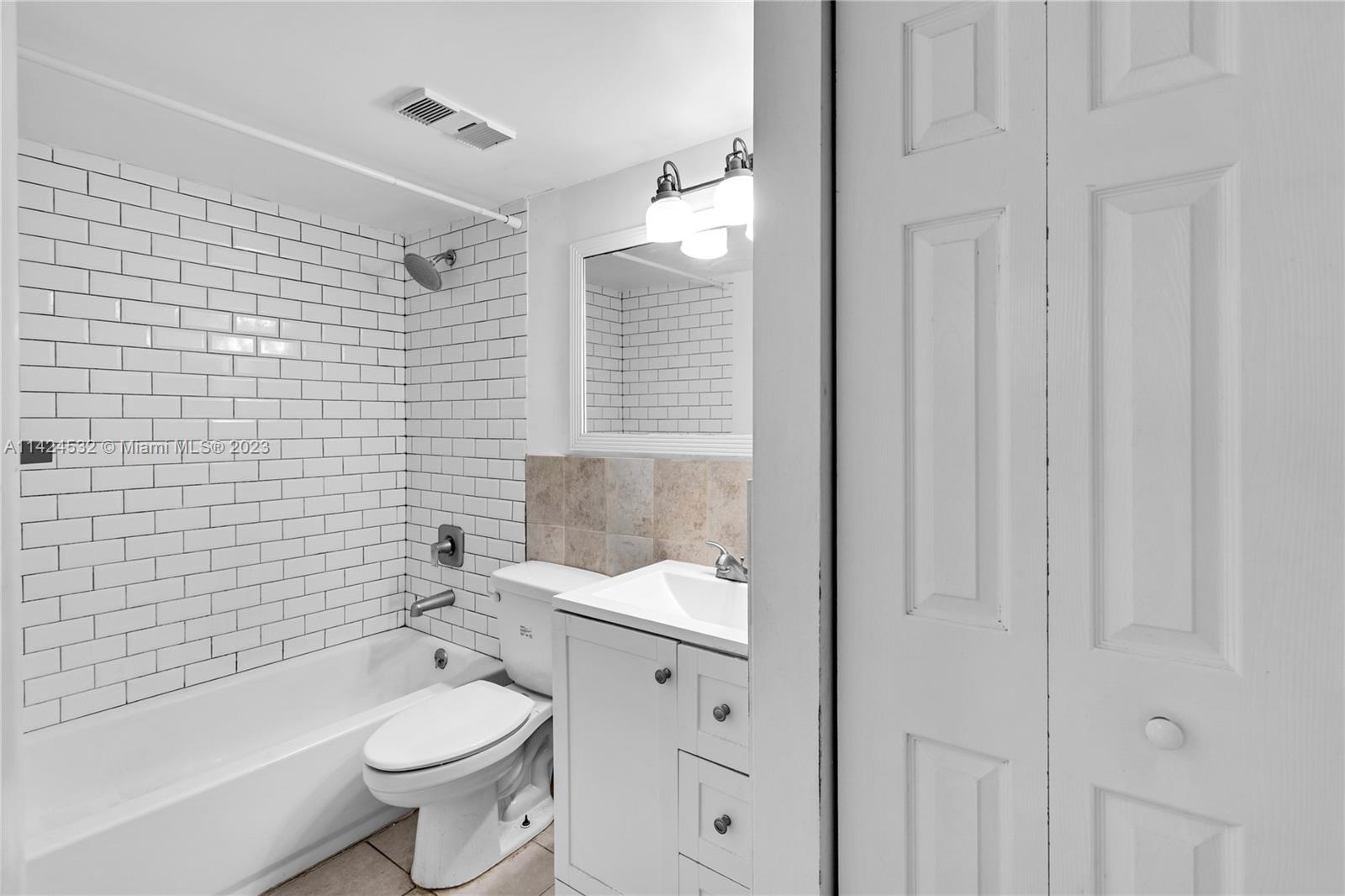 210 SW 11th St # 504