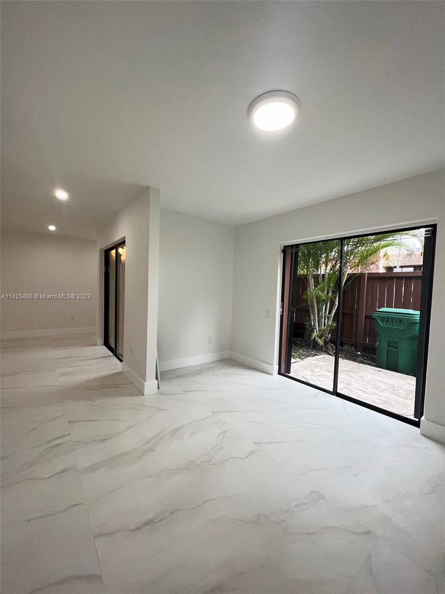 6211 SW 116th Pl Unit: E