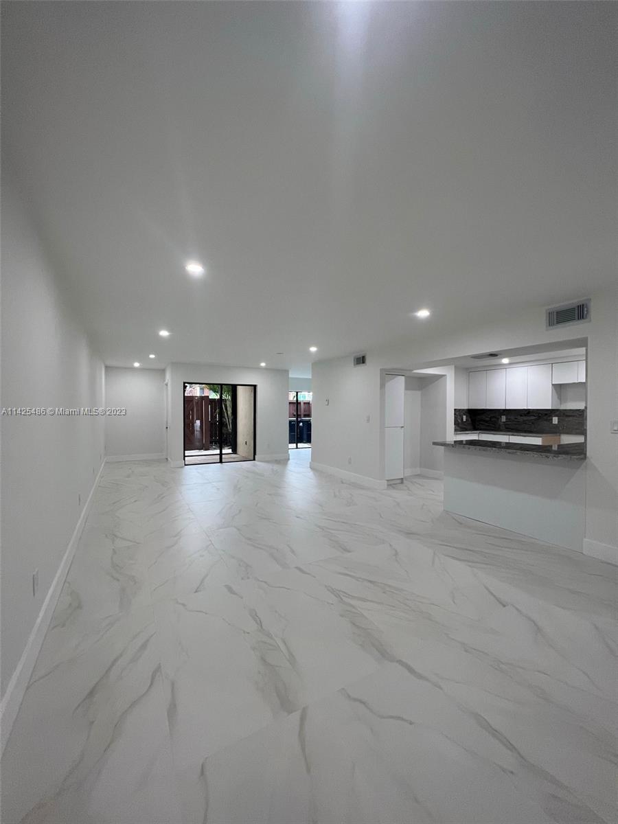 6211 SW 116th Pl Unit: E