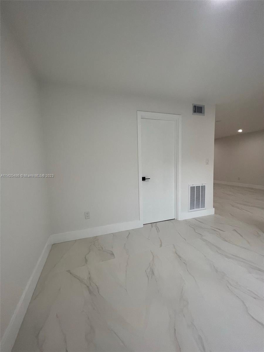 6211 SW 116th Pl Unit: E