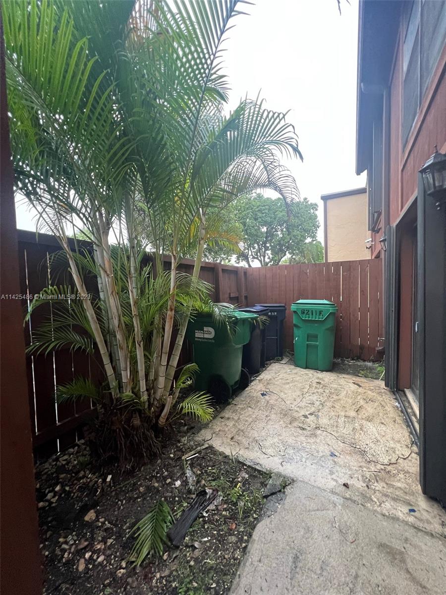 6211 SW 116th Pl Unit: E