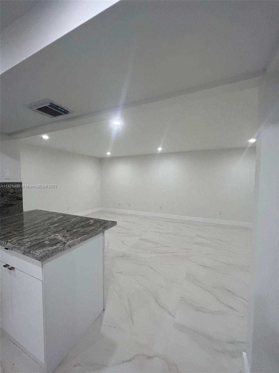 6211 SW 116th Pl Unit: E