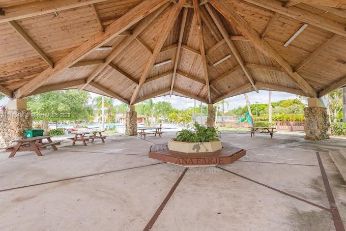 6211 SW 116th Pl Unit: E