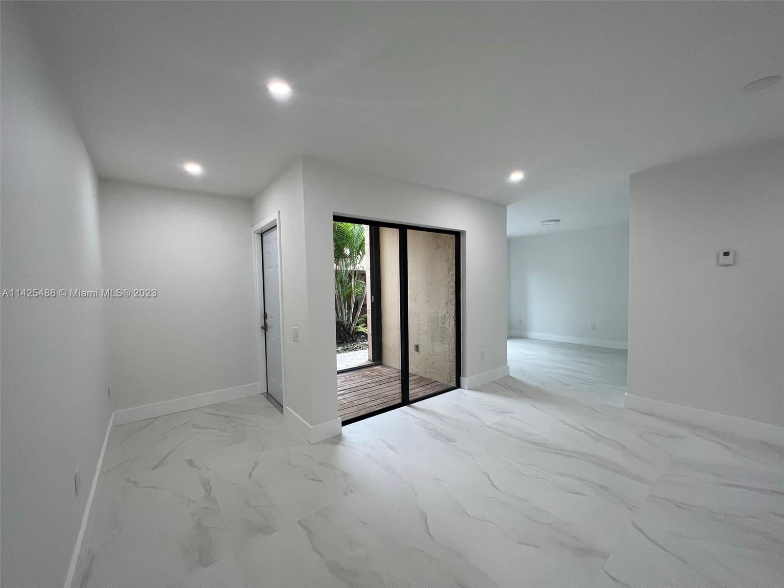 6211 SW 116th Pl Unit: E