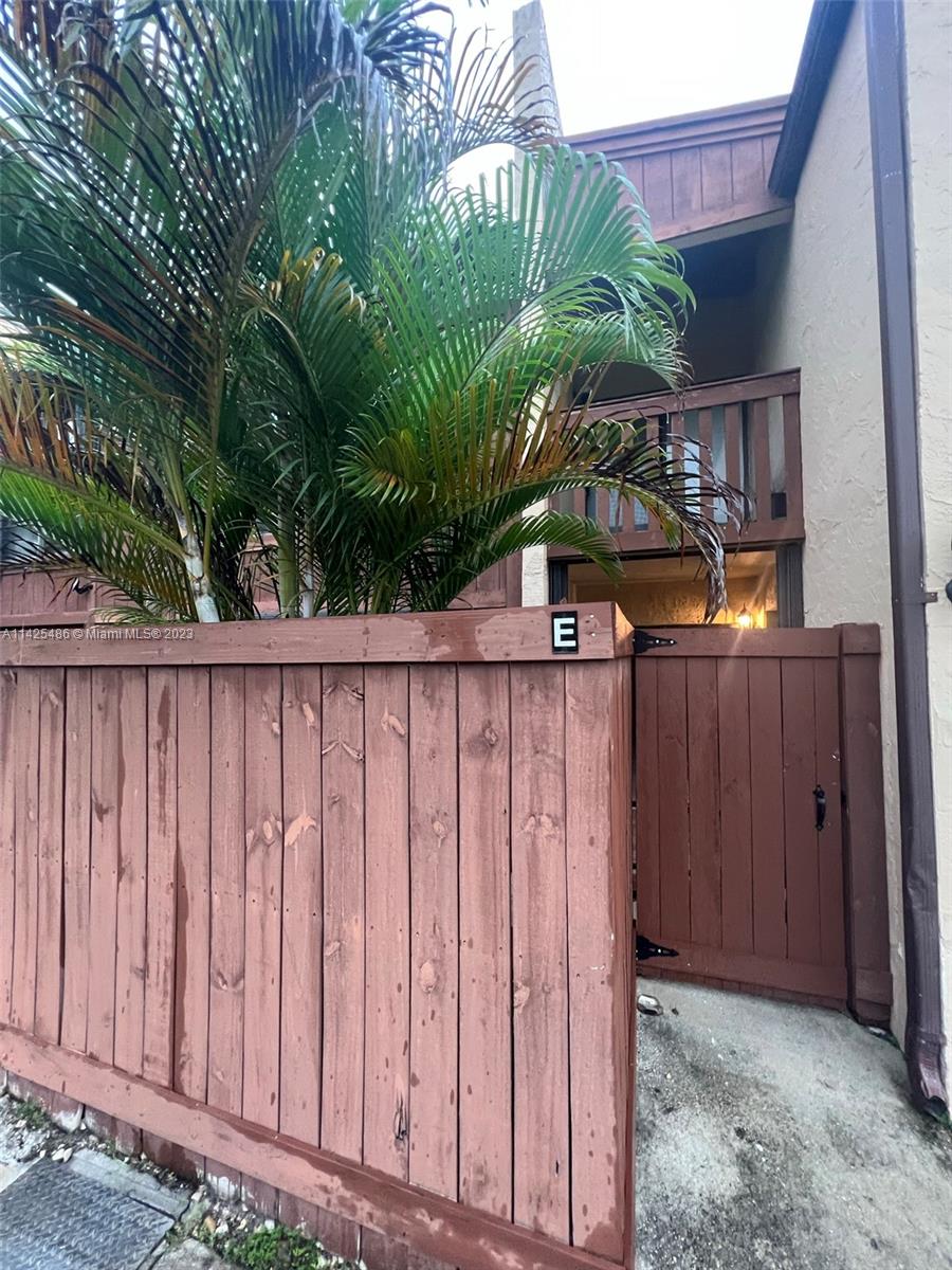 6211 SW 116th Pl Unit: E