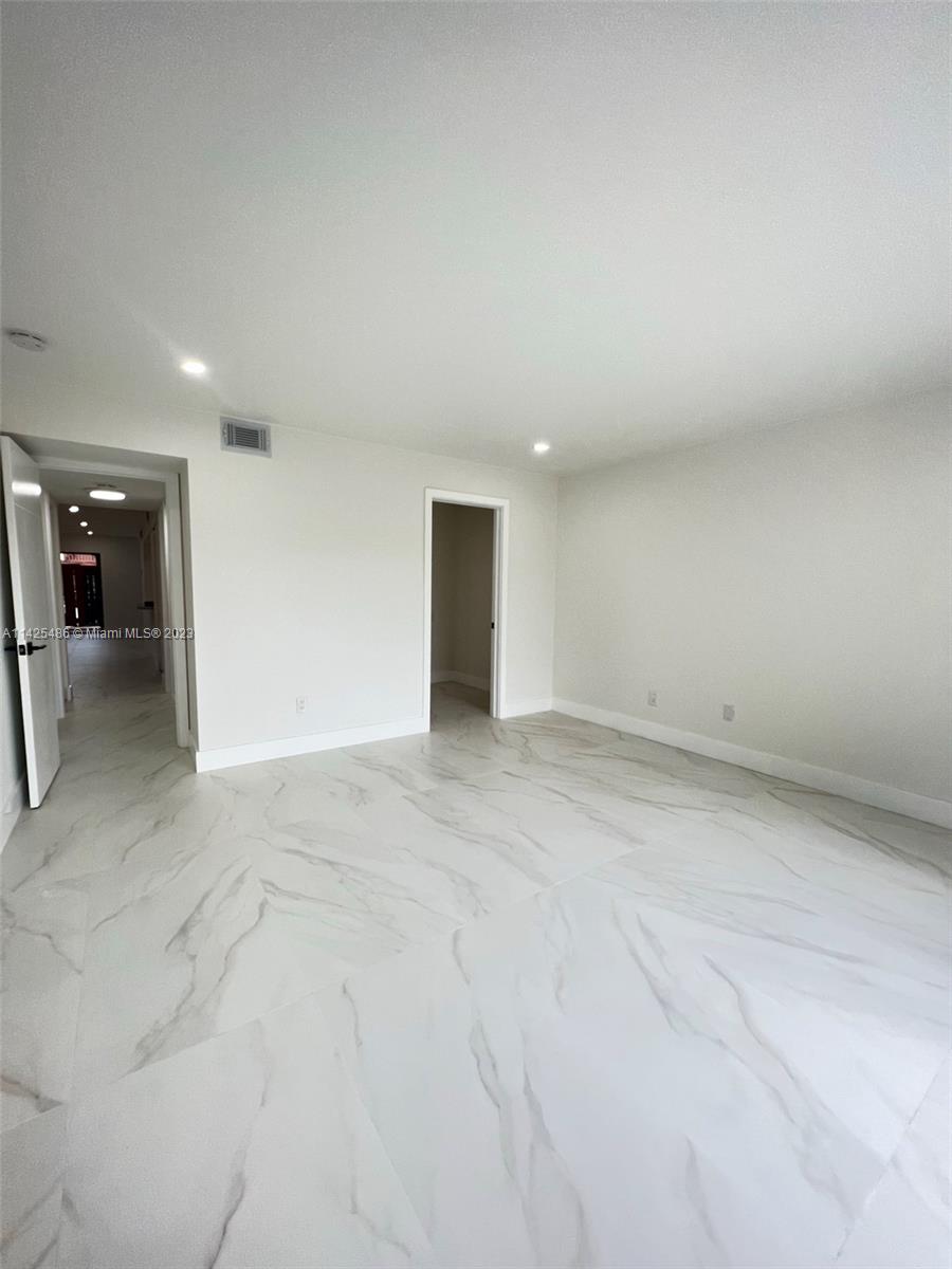 6211 SW 116th Pl Unit: E