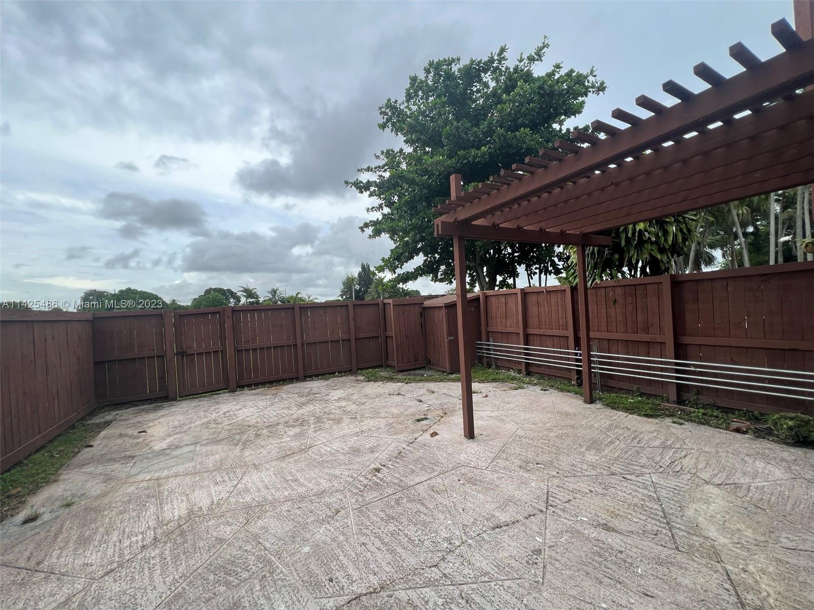 6211 SW 116th Pl Unit: E