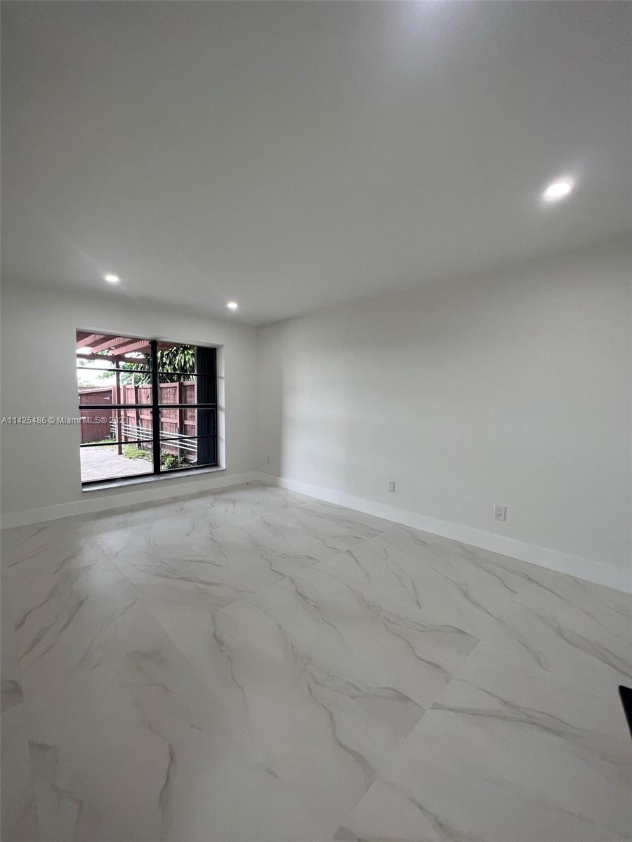 6211 SW 116th Pl Unit: E