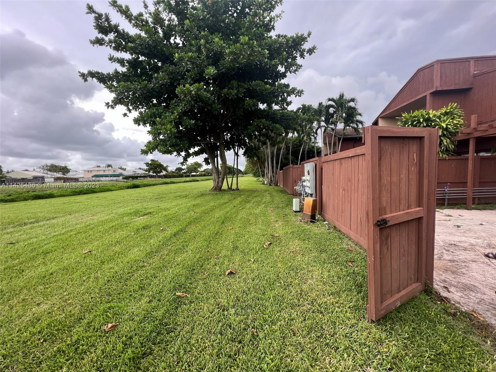 6211 SW 116th Pl Unit: E