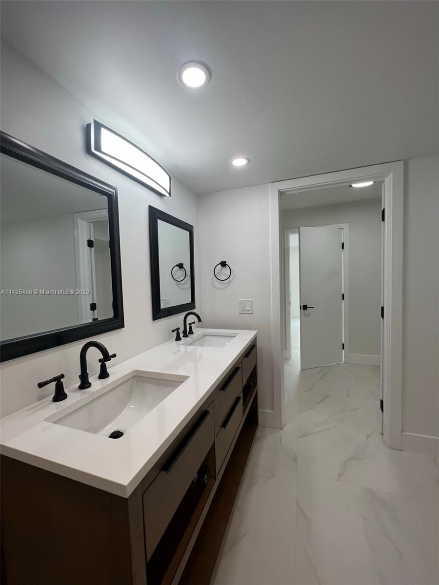 6211 SW 116th Pl Unit: E