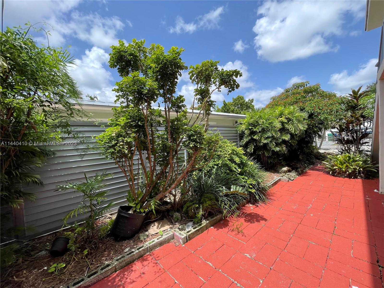 9100 SW 95th Ave # 9100