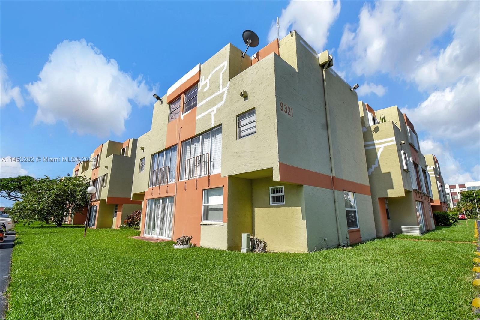 9321 SW 4th St # 207C