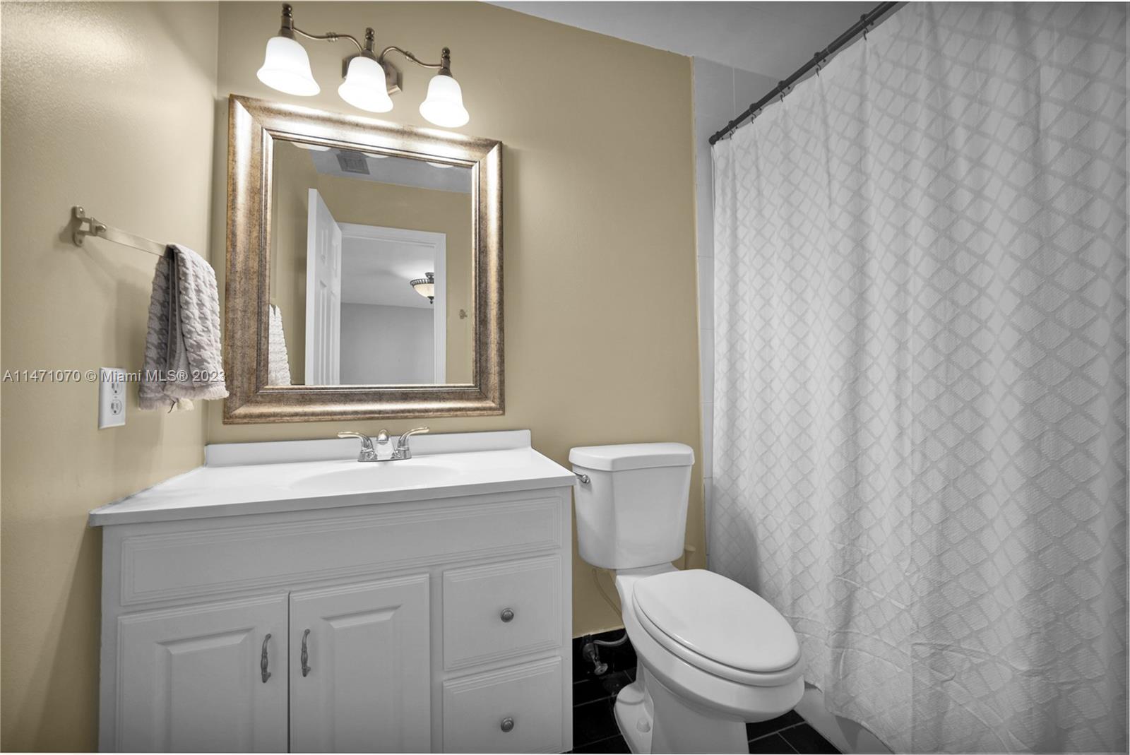 3210 W Trade Ave Unit: III7