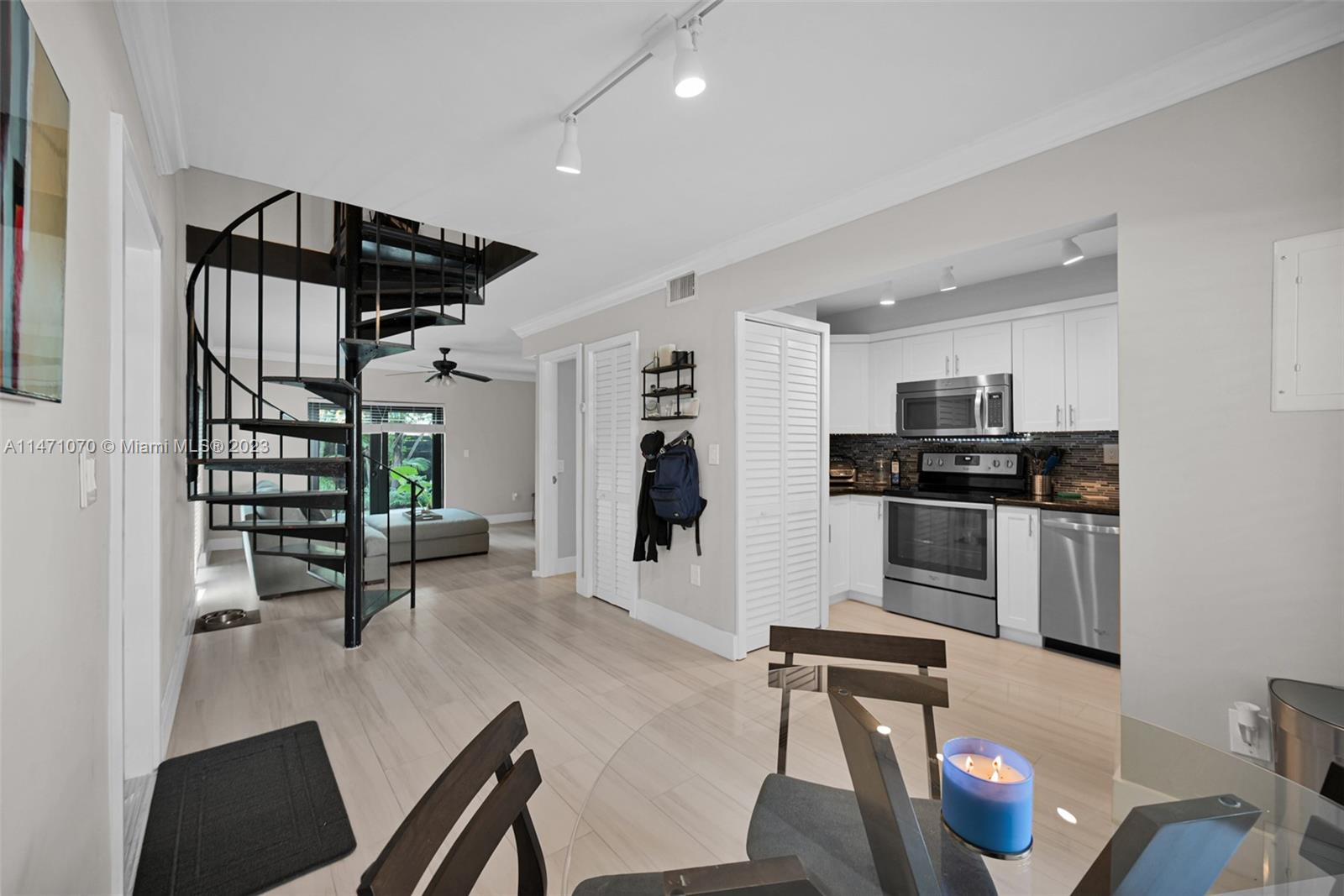 3210 W Trade Ave Unit: III7