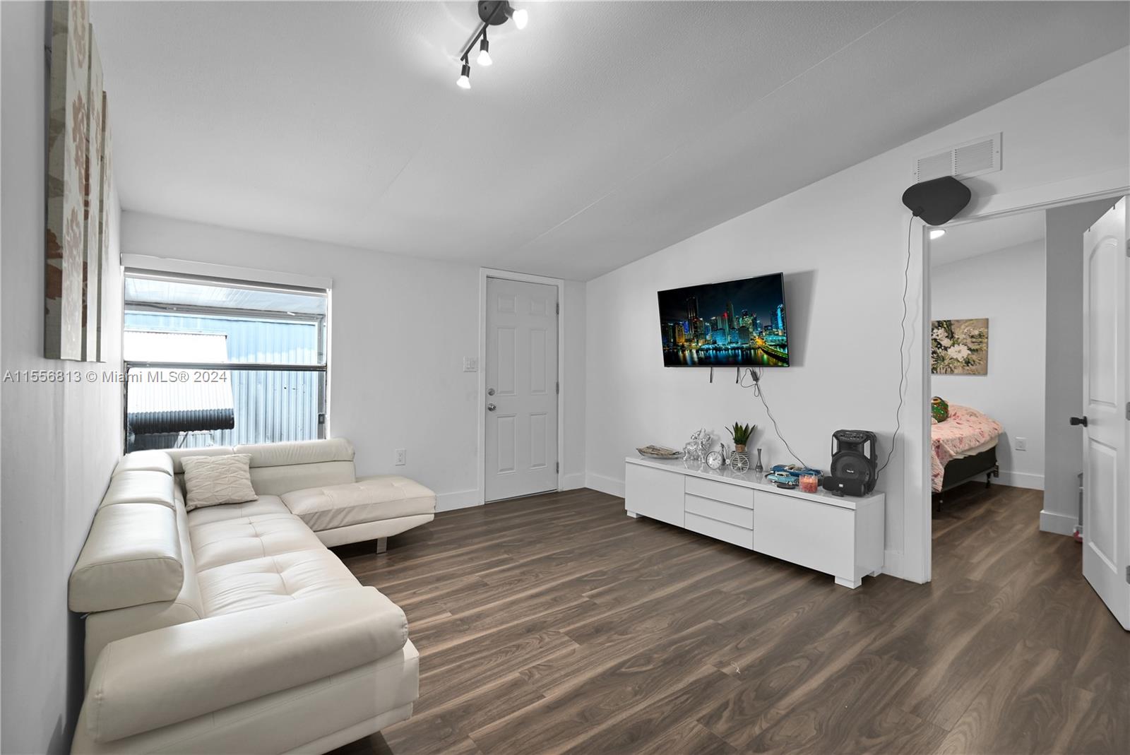 2775 W Okeechobee Rd