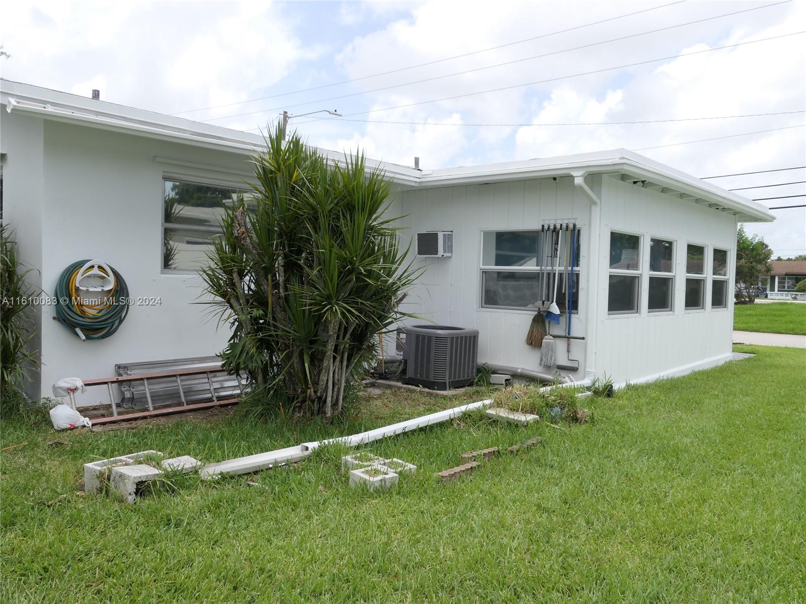 5218 NW 27th Ave