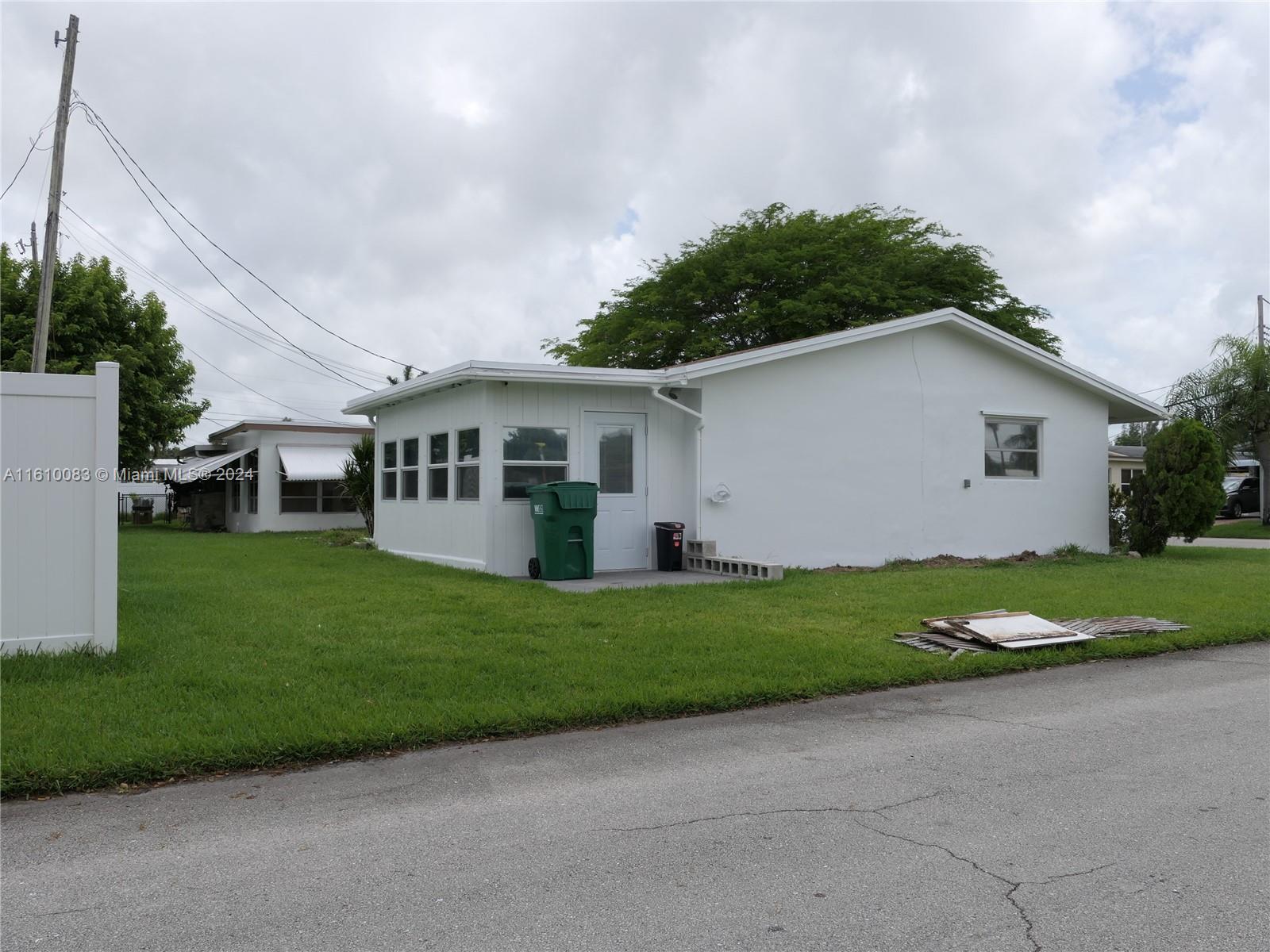 5218 NW 27th Ave