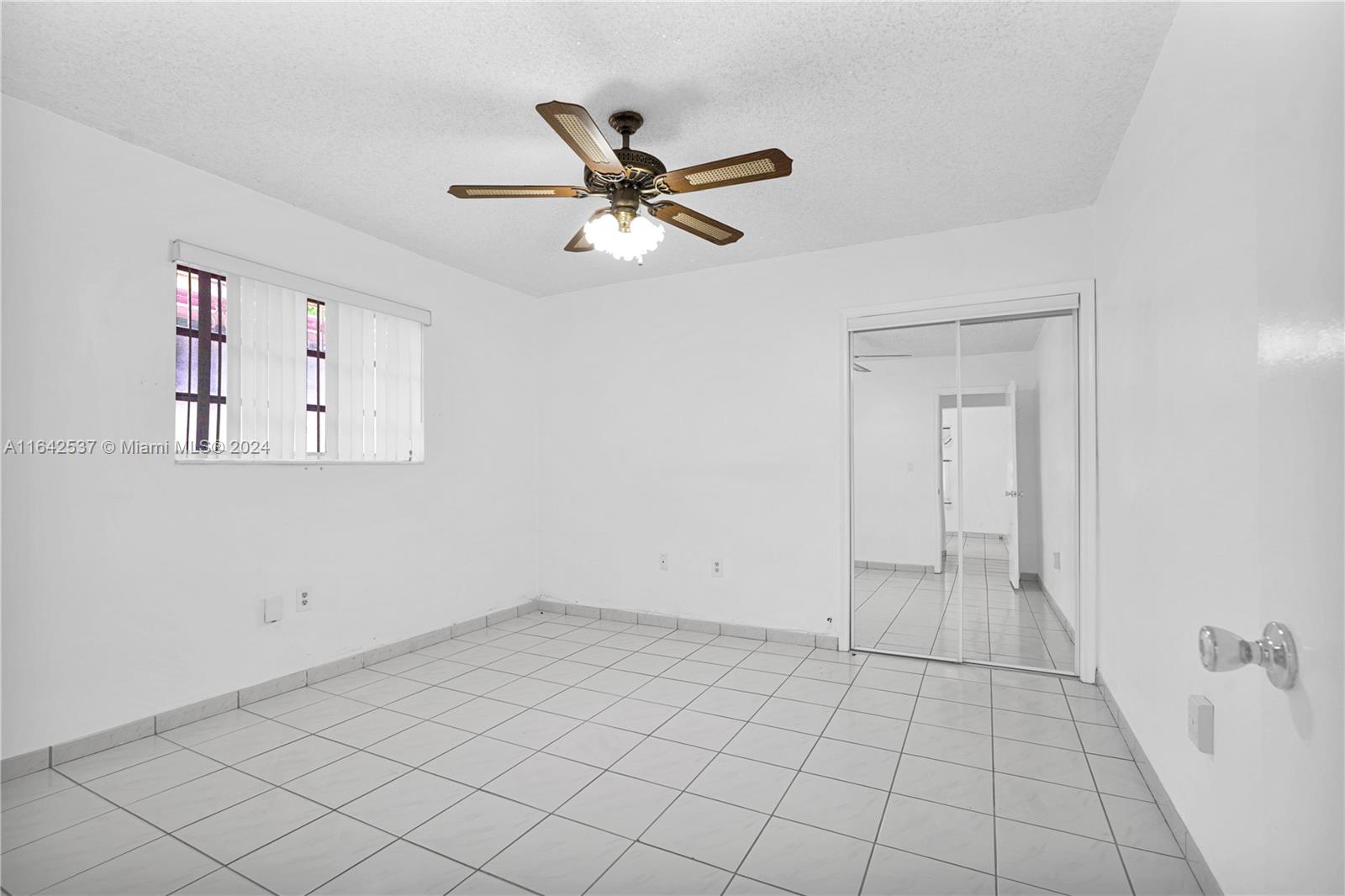 400 NW 25th Ct
