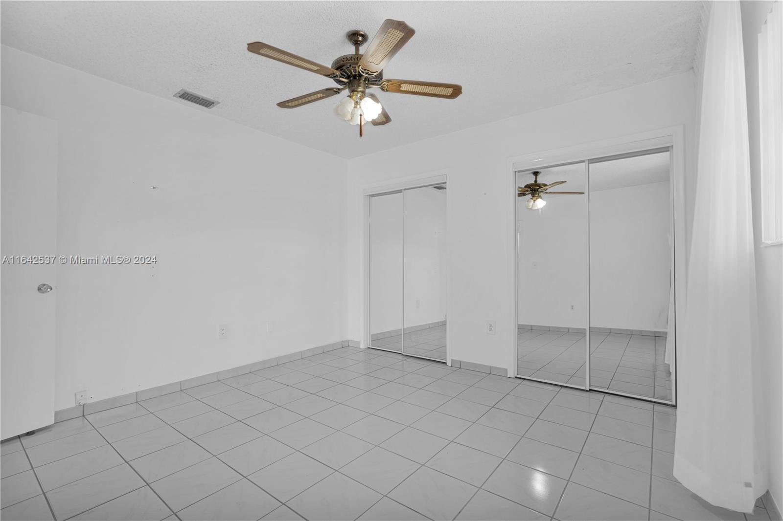 400 NW 25th Ct