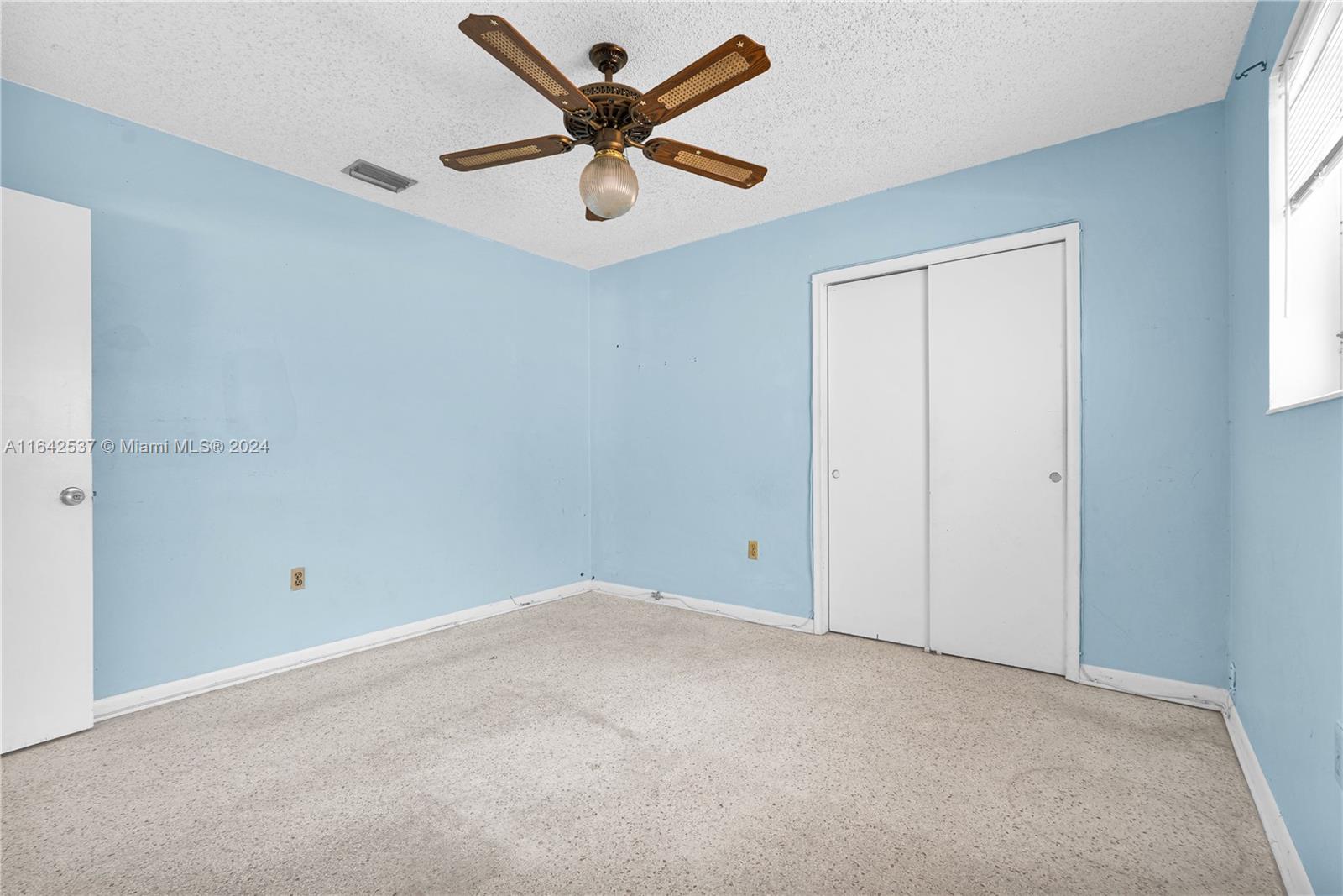 400 NW 25th Ct