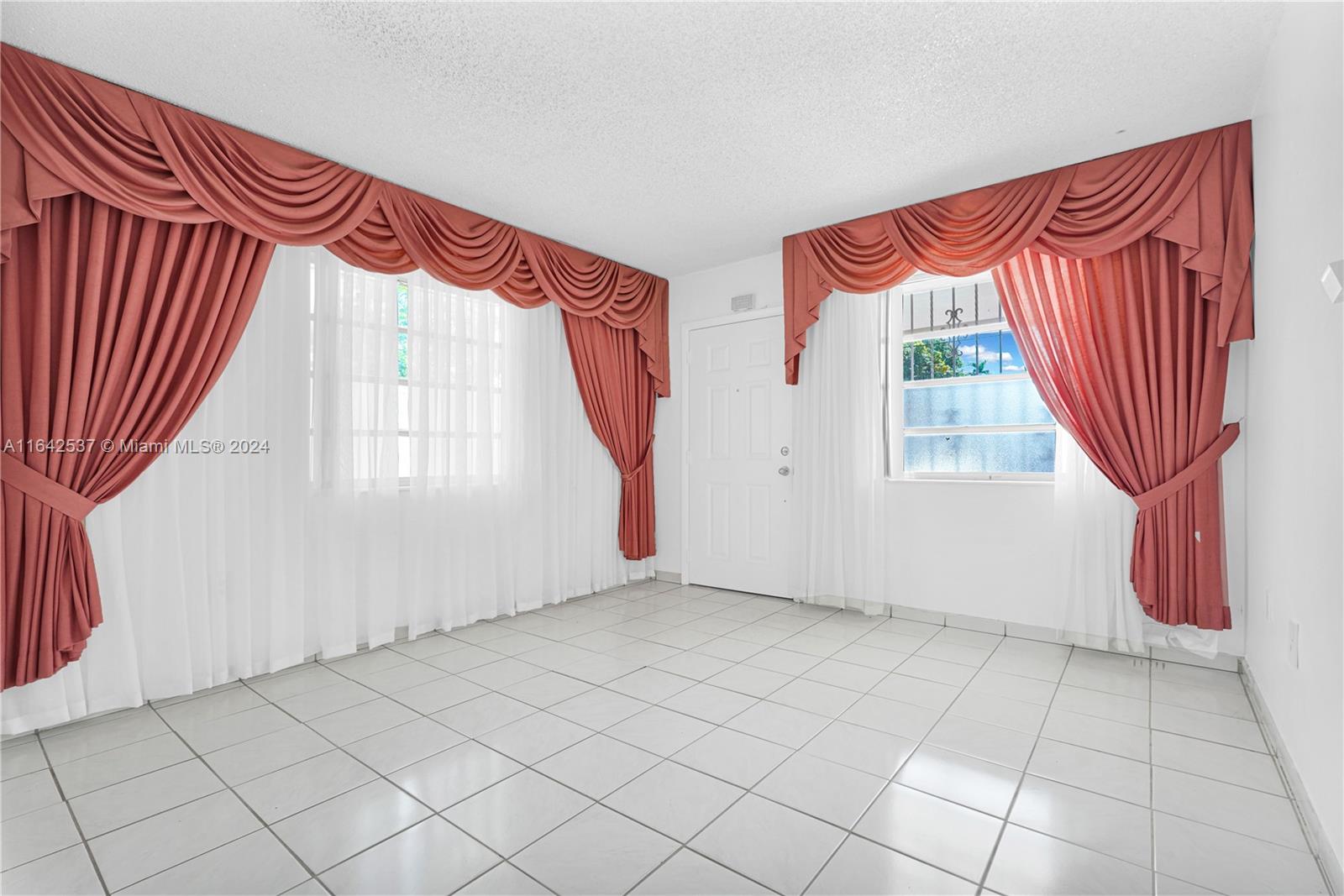 400 NW 25th Ct