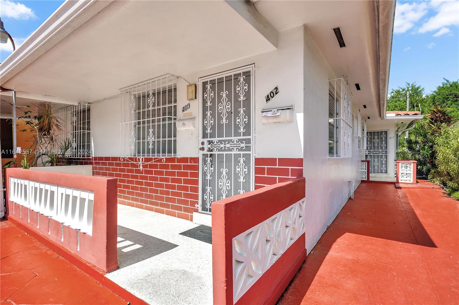 400 NW 25th Ct