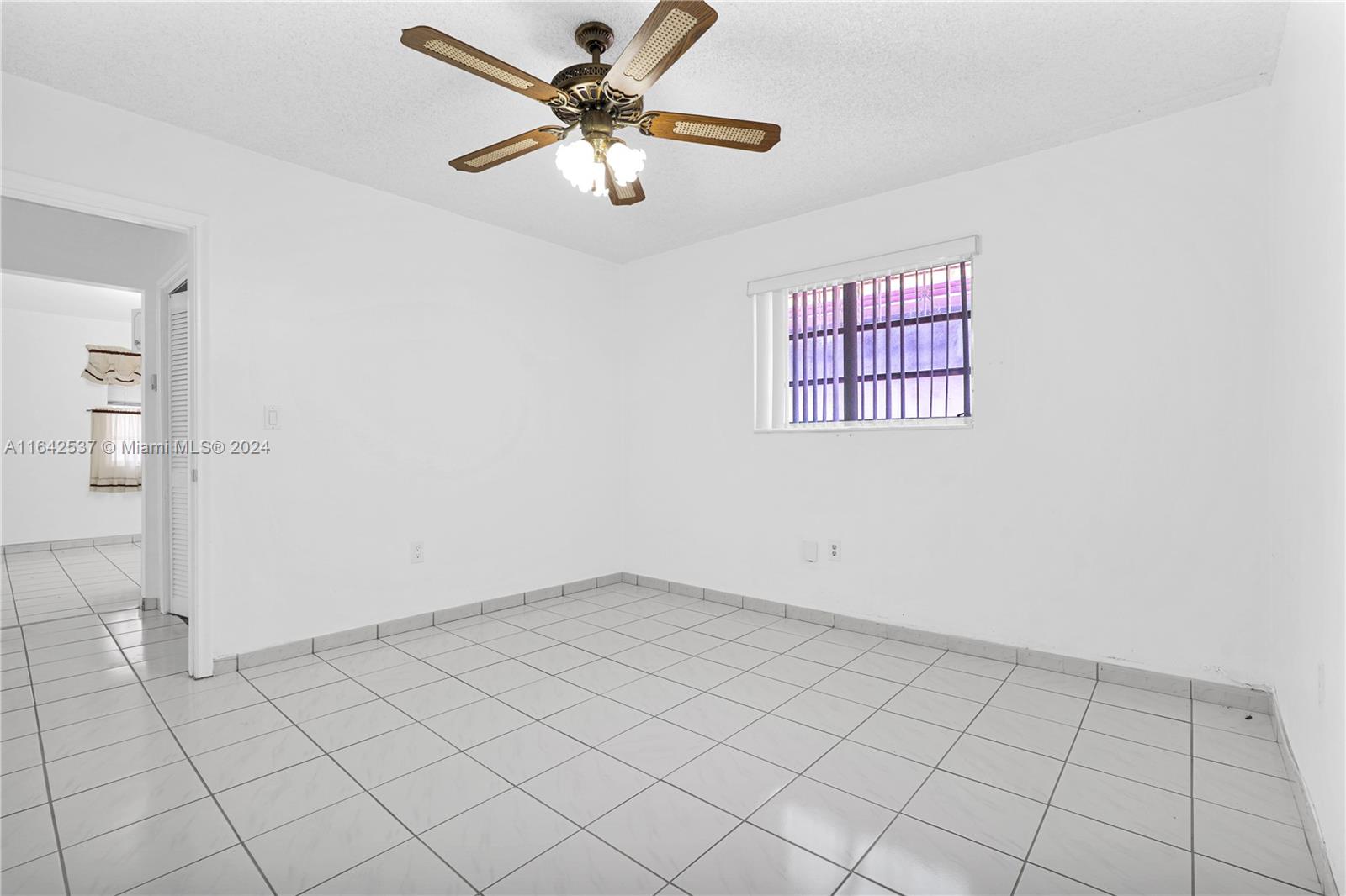 400 NW 25th Ct